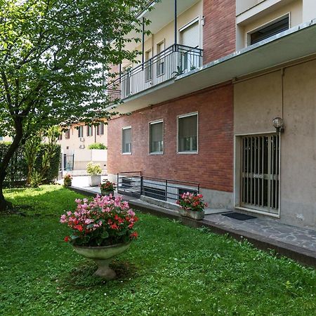 Ferienwohnung Duomo/Linate Parcheggi Gratis E Tram Sotto Casa Mailand Exterior foto